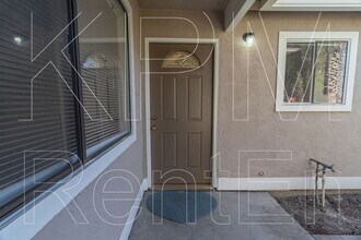 8413 Neubourg Dr in Stockton, CA - Building Photo - Building Photo