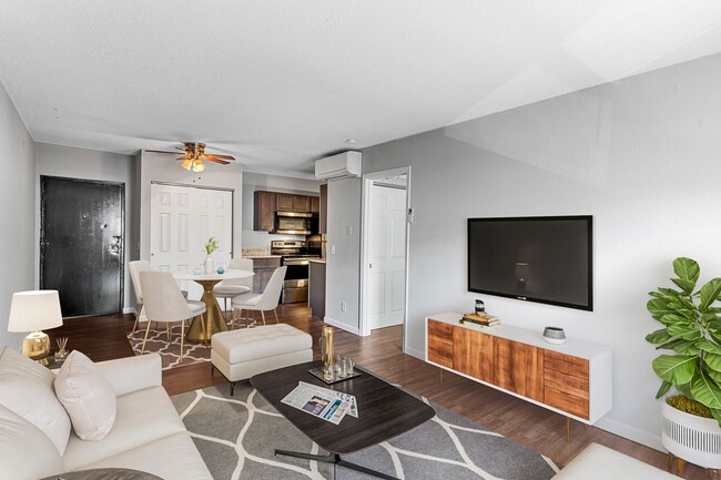 5825 Southwest LLC in St. Louis, MO - Foto de edificio - Primary Photo