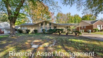 3164 Inverness Pkwy Dr in Memphis, TN - Building Photo
