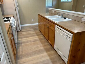 16547 Daisy Pl in La Pine, OR - Building Photo - Building Photo