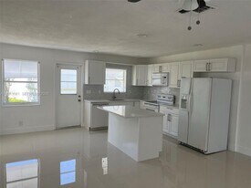145 NW 41st Ct in Pompano Beach, FL - Building Photo