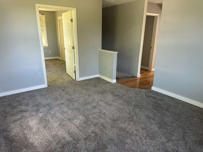 1983 New St in Ontario, NY - Foto de edificio - Building Photo