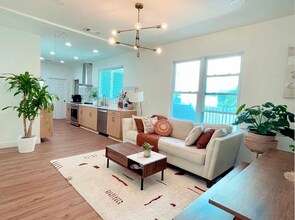 808 24th Ave N in St. Petersburg, FL - Building Photo - Building Photo