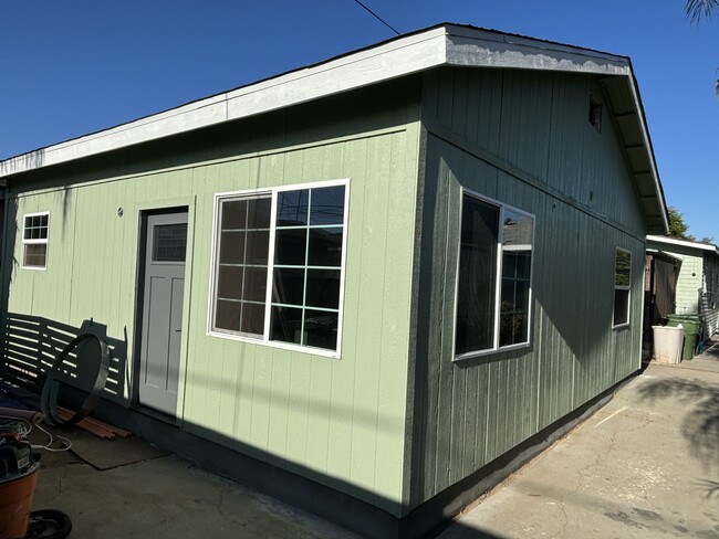 2656 Roseview Ave in Los Angeles, CA - Foto de edificio - Building Photo