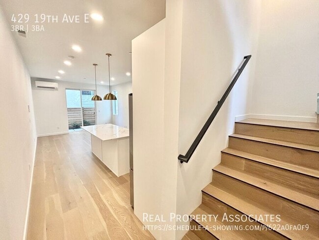 429 19th Ave E in Seattle, WA - Building Photo - Building Photo