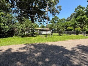 133 Cherokee Ln in Onalaska, TX - Building Photo - Building Photo