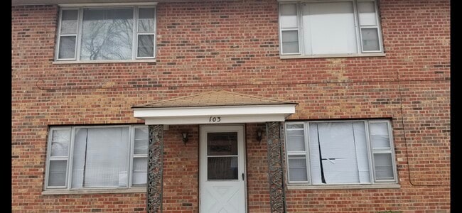 103 Summit Ave, Unit number 3 in Collinsville, IL - Building Photo - Building Photo