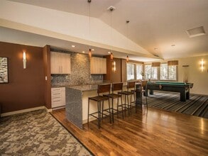 Creekside Apartments in Issaquah, WA - Building Photo - Building Photo