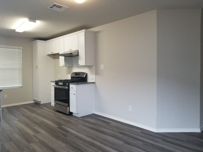 11327 Babcock Xing in San Antonio, TX - Building Photo - Building Photo