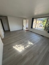 1610 Oak St SE in Albany, OR - Building Photo - Building Photo