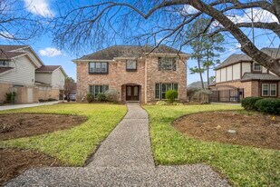16611 Brenton Oaks Dr in Spring, TX - Building Photo