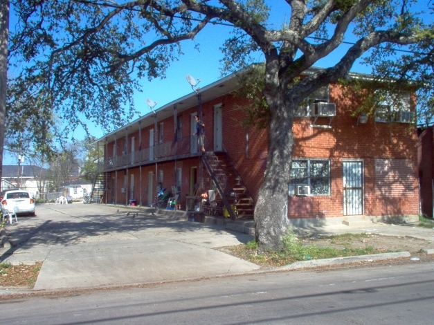 2917 Washington Ave in New Orleans, LA - Foto de edificio