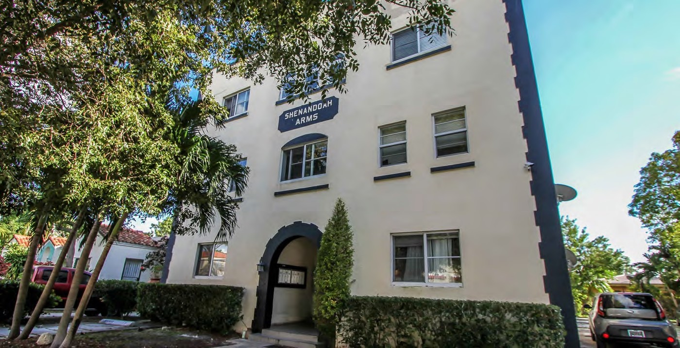 Shenandoah Arms in Miami, FL - Building Photo