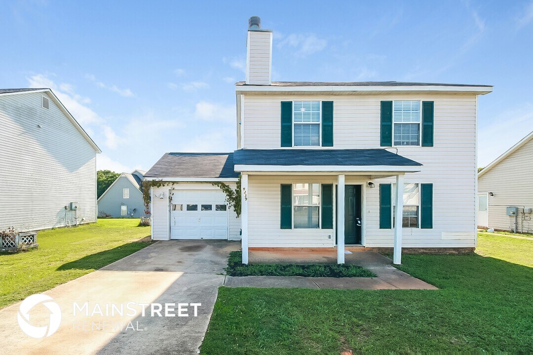 9439 Sleepy Hollow Ln in Jonesboro, GA - Foto de edificio