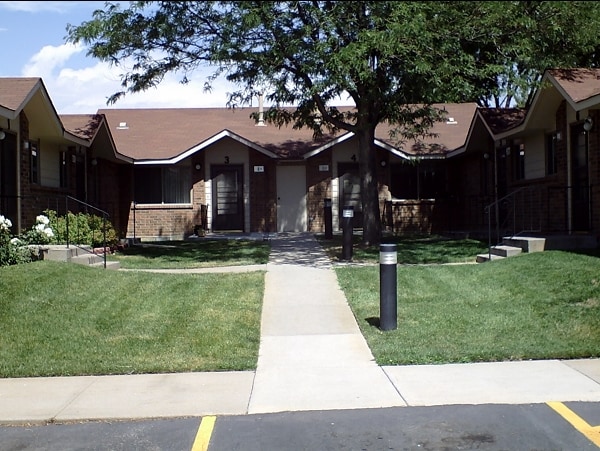 Centennial Village in Evans, CO - Foto de edificio - Building Photo