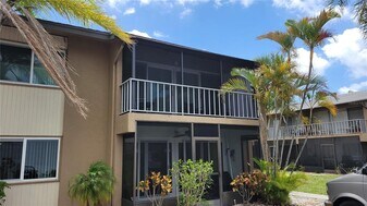 2950 Clark Rd in Sarasota, FL - Building Photo