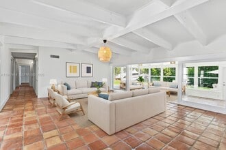 4 Harbor Point in Key Biscayne, FL - Building Photo - Building Photo