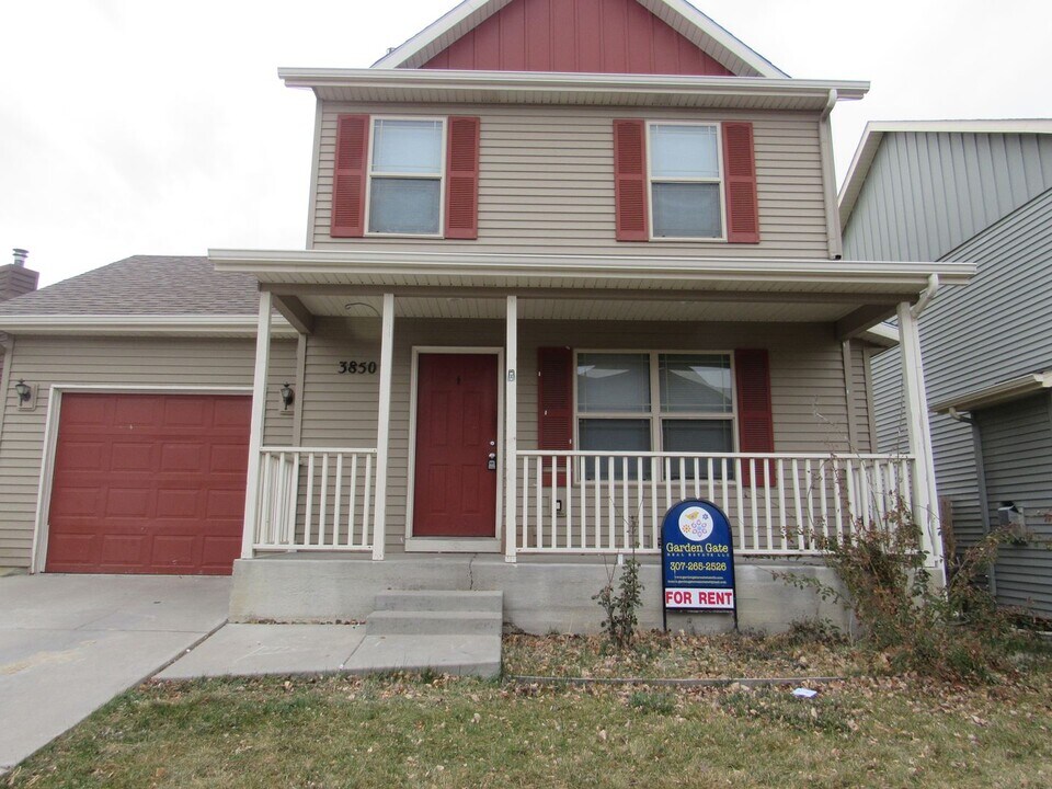 3850 Sweetbrier St in Casper, WY - Building Photo