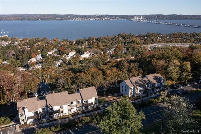 8-12 South Blvd in Nyack, NY - Building Photo - Building Photo