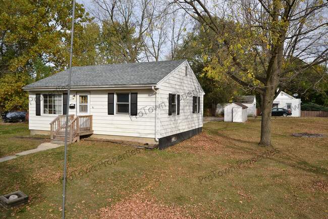 2123 Hanover St in Joliet, IL - Building Photo - Building Photo