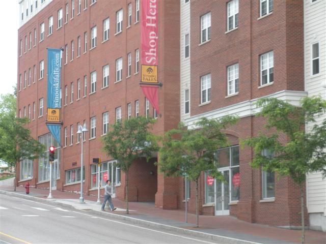 41 Main St in Winooski, VT - Building Photo