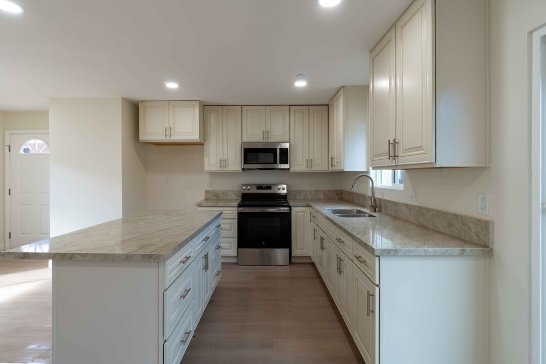 6 Princeton Ave in Oxnard, CA - Building Photo