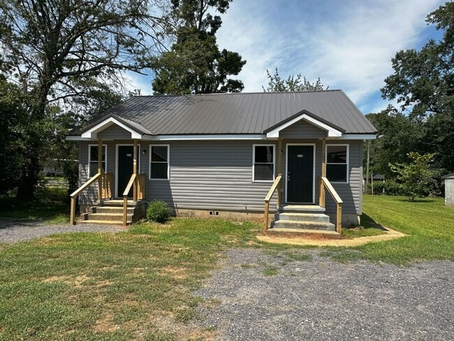property at 2218 Loop Rd