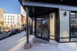 235 Washington St in Hoboken, NJ - Building Photo - Building Photo