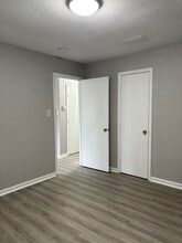 738 Mylinda Dr, Unit 738-740 in Newton, NC - Foto de edificio - Building Photo