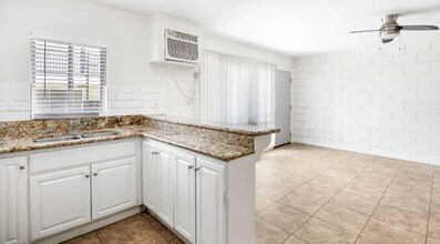 34976 Ave A, Unit B in Yucaipa, CA - Foto de edificio - Building Photo