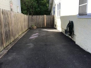 14 Weymouth St., Unit First Floor in Albany, NY - Building Photo - Building Photo