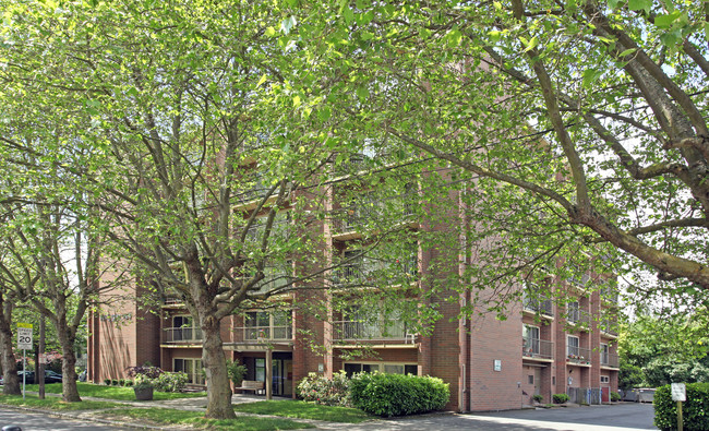 West Town View Apartments in Seattle, WA - Building Photo - Building Photo