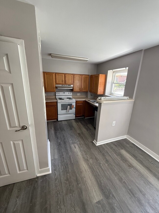 2125 Cameron Dr