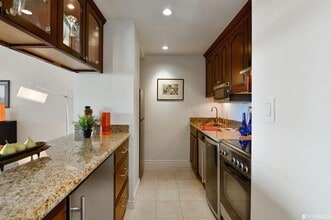 1177 California St, Unit a in San Francisco, CA - Foto de edificio - Building Photo