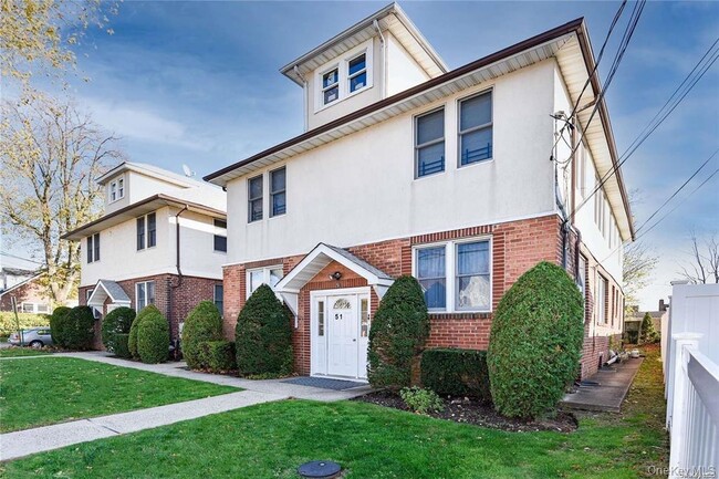 53 Thorman Ave in Hicksville, NY - Building Photo - Building Photo