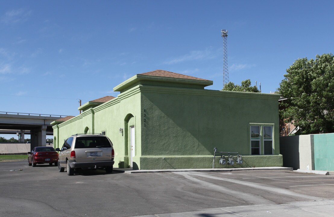 4319-4321 Durazno St in El Paso, TX - Foto de edificio