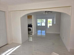 364 NW 2nd Ct in Deerfield Beach, FL - Building Photo - Building Photo