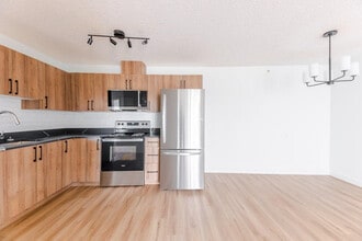 Amberwynd Apartments in Spruce Grove, AB - Building Photo - Building Photo