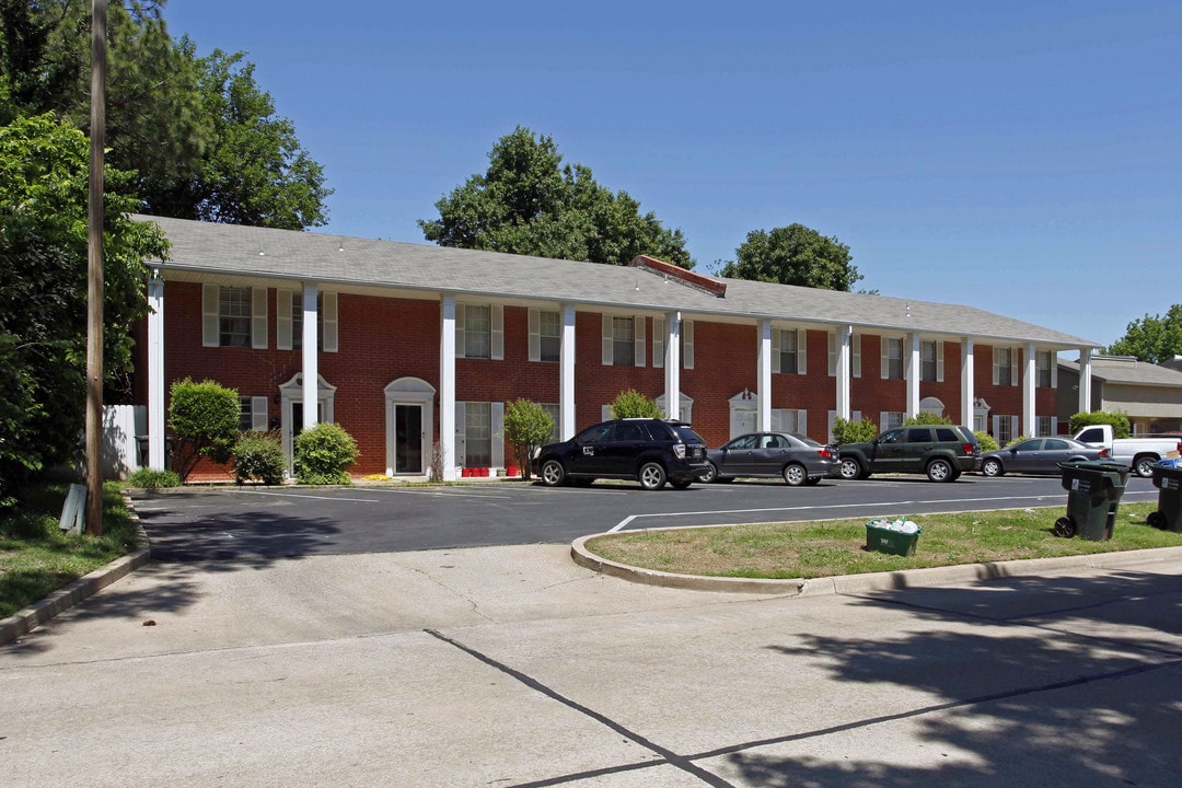 The Columns in Norman, OK - Building Photo