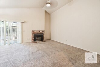 3426 W Dovewood Ave in Fresno, CA - Building Photo - Building Photo