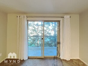 14300 32nd Ave NE in Seattle, WA - Building Photo - Building Photo