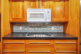 437 Winnacunnet Rd in Hampton, NH - Building Photo - Building Photo