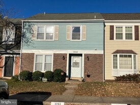8949 McDowell Common in Manassas, VA - Building Photo
