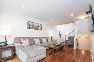 206 Sheffield Ct in Denville, NJ - Building Photo - Building Photo