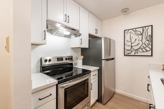 371 Imperial Way in Daly City, CA - Building Photo - Building Photo