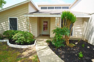 3218 Morning Trail in San Antonio, TX - Building Photo - Building Photo