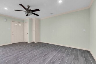1311 Antoine Dr, Unit 128 in Houston, TX - Building Photo - Building Photo