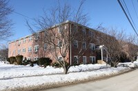 Building Photo - 2-8 Carriage Hill Ln Apartments in Amesbury, Massachusetts