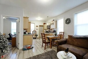 592 Broad St in Carlstadt, NJ - Building Photo