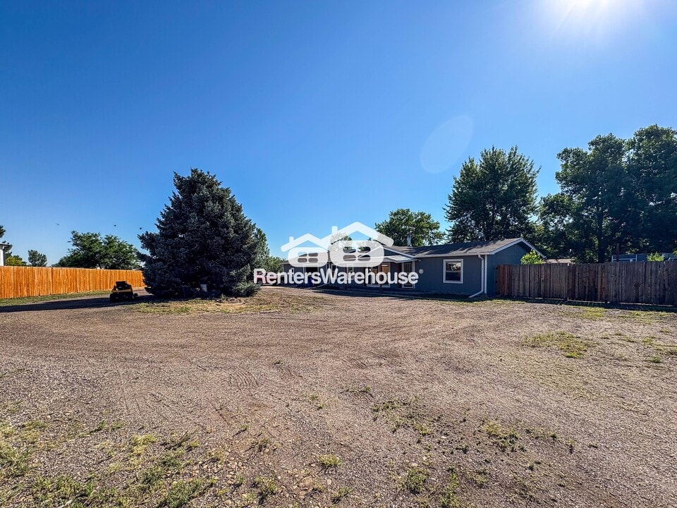 609 Pinyon Cir in Lochbuie, CO - Building Photo